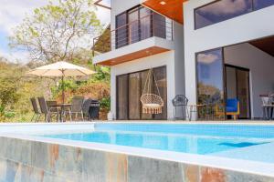 Casa Coroico Infinity Pool BBQ Sunset Views