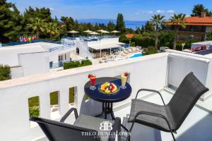 Deluxe Double Room with Sea View room in Theo Bungalows
