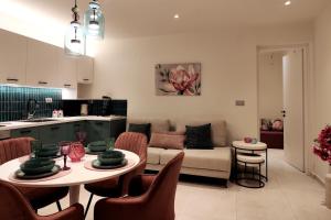 Villa Manolia City-Jacuzzi Stay