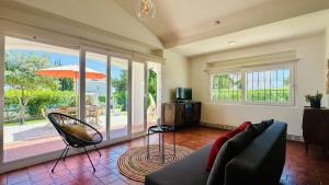 Strip II by Check-in Portugal