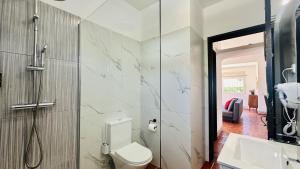 Strip II by Check-in Portugal