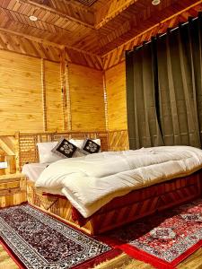 River Rockwood Tirthan