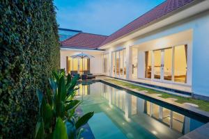 Kesya Villa 3 BR in canggu nearby FINNS beach club