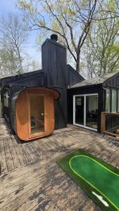 Modern Mountain Hideaway-private sauna, 3pm checkin