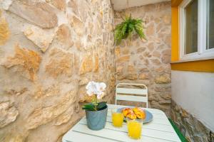 Apt with private terrace 250m to Largo Intendente