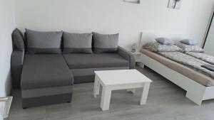 White Harmony Apartment