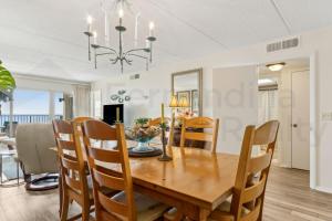 Updated 3rd Floor, 2 Bed2 Bath Oceanfront condo sleeps 6. Beach view balcony & pool