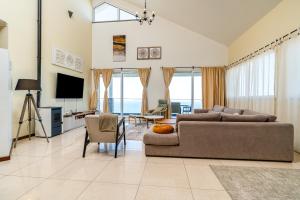 Villa Sea Colors by An Island Apart