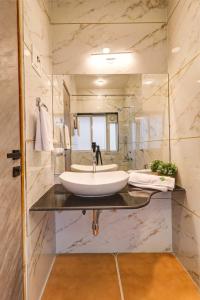 Aqua Villa, Esperanza by Svar Stays with Breakfast, Swimming Pool view & Valley View