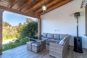 Casa rural de diseño con piscina y barbacoa