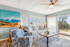 Ground floor Beachfront Corner Unit a few Steps from the Beach