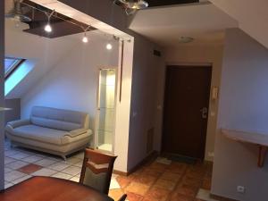 Airport Lounge Apartment