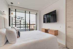 Grand By Jalo