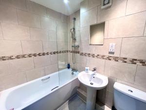 Stylish Central Stay! Park and Walk Anywhere