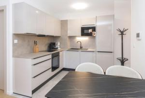 Apartment Luz Split, private parking spot in the garage