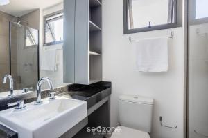 Studio com varanda e a 290m do metrô - OLN1702