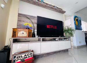 Penthouse Retreat with Jacuzzi and BBQ in the Heart of Copacabana