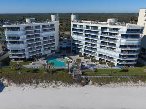 Ebb Tide Retreat - Stylish Beachfront Condo with Resort Amenities - Ebb Tide 503