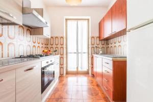 Large seaside apartment with patio img9