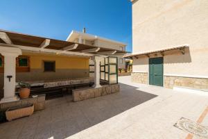 Large seaside apartment with patio img21