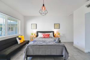 Charming Studio in a Beautiful Neighborhood Setting