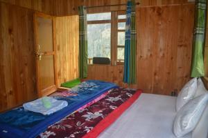 The Midhimalayan Jibhi