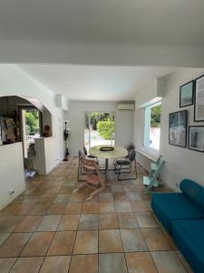 Villa Spacieuse avec Piscine Privée