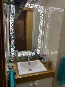 Perla Saidia, Appartement F2, Idéal pour une famille, Plage à 5min à pied, Piscine en travaux