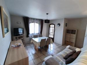 Appartements L'arche en rez de jardin de villa a Toulon : photos des chambres