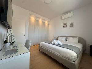 WealthyStays Parkside Residence