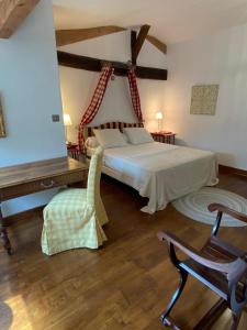 B&B / Chambres d'hotes Ameztoia XVe siecle chambres d-hotes Navarraises : Chambre Deluxe (2 Adultes + 1 Enfant)