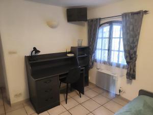 Larche en rez de jardin de villa à Toulon