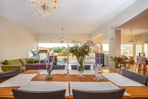 Doukas Retreat, Home Gym, 3 minutes from the Beach