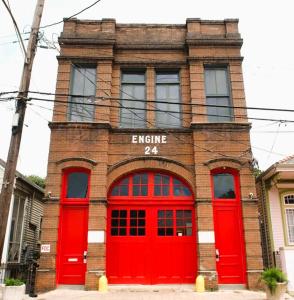 Engine 24 Firehouse Bed & Breakfast