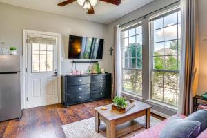 Explore and Unwind Charming Bedford Apartment