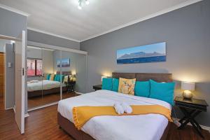 Prime Sea Point Location Spacious