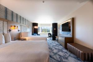 Queen Room with Two Queen Beds room in Silver Cloud Hotel - Seattle Broadway