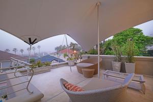 Fresnaye Ocean and Mountain Views Back Up Power
