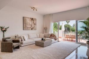 Luxury Penthouse With Sea View in Paraiso Pueblo