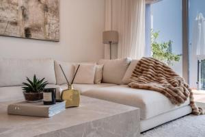 Luxury Penthouse With Sea View in Paraiso Pueblo