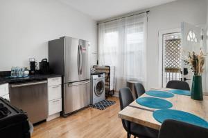 15mins DT Wicker Park Gem Sleeps 8 FreePark