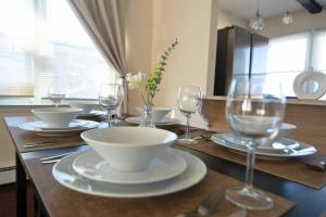 556b) Large 3 bedroom with Parking