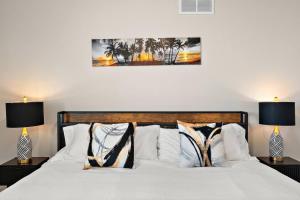 Old Town Camelback Mall Mountain View Pool