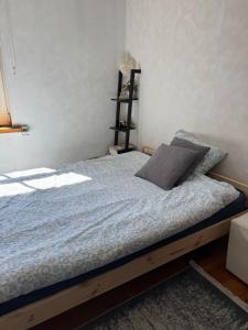 Freshly renovated bathroom! Luna budget cozy studio apartment Tallinn Juhkentali 42 near city centre airport next to the Bus station