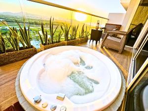 New Luxury in Dominique - Private Jacuzzi - Nesspresso - Views 13th Floor