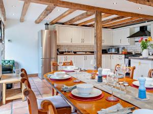 4 Bed in Crickhowell 50908
