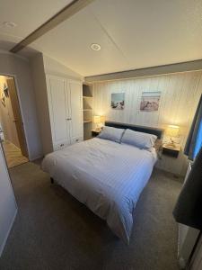 Fantasy Island - Eastgate F6 - The Ardennes with Hot Tub - Coastal Caravan Breaks