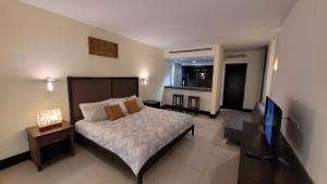 Very Good Vibes Apartmen in PdC, Steps from Beach