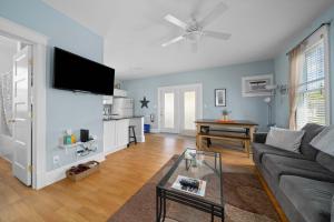 The Violet - 42 Meadow View