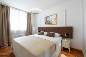 Apartment One , sea view , free parking